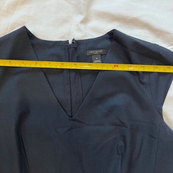 Ann Taylor Tropical Wool Sheath Dress, Cap Sleeves, Navy Blue, Size 4P - Picture 4 of 7